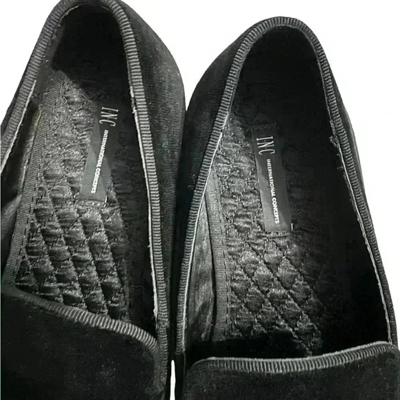 Black and gold skull head loafers, Size-10 - Picture 3 of 5